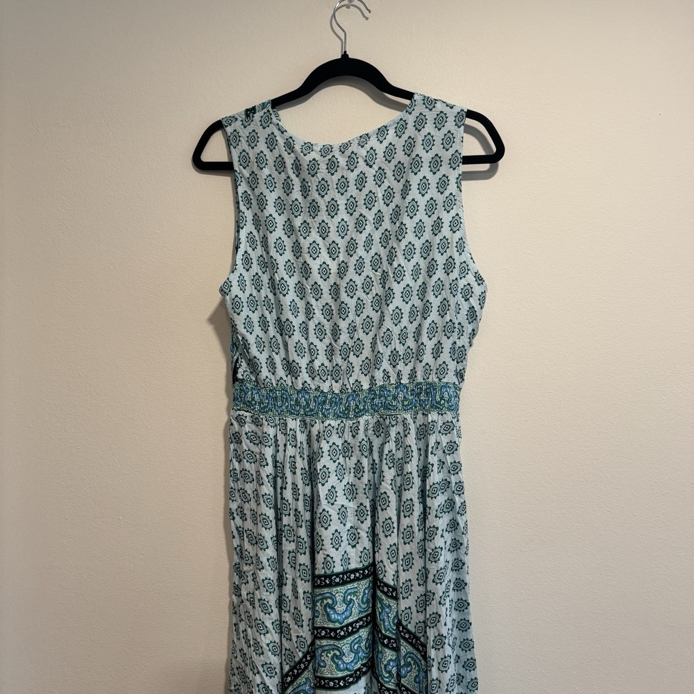Elegant Teal and White Midi Dress - Picture 16 of 16